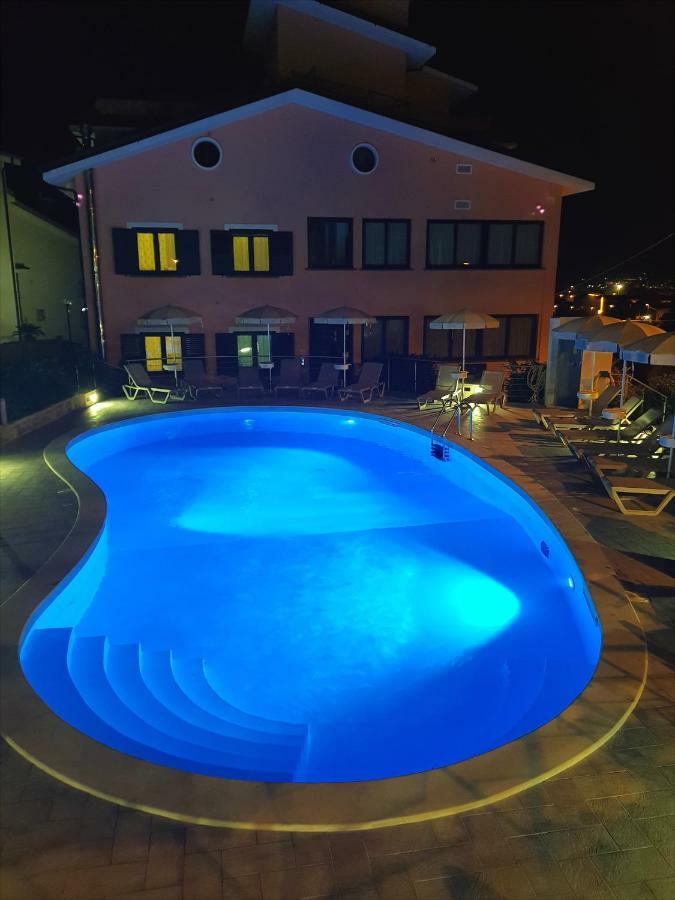 Residence Gli Ulivi Di Eolo Sapri Eksteriør billede